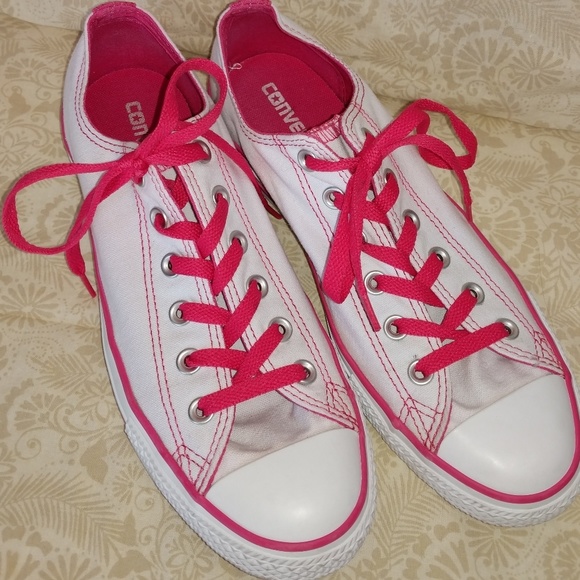 Converse Shoes - Converse Chuck Taylor's size 10 women